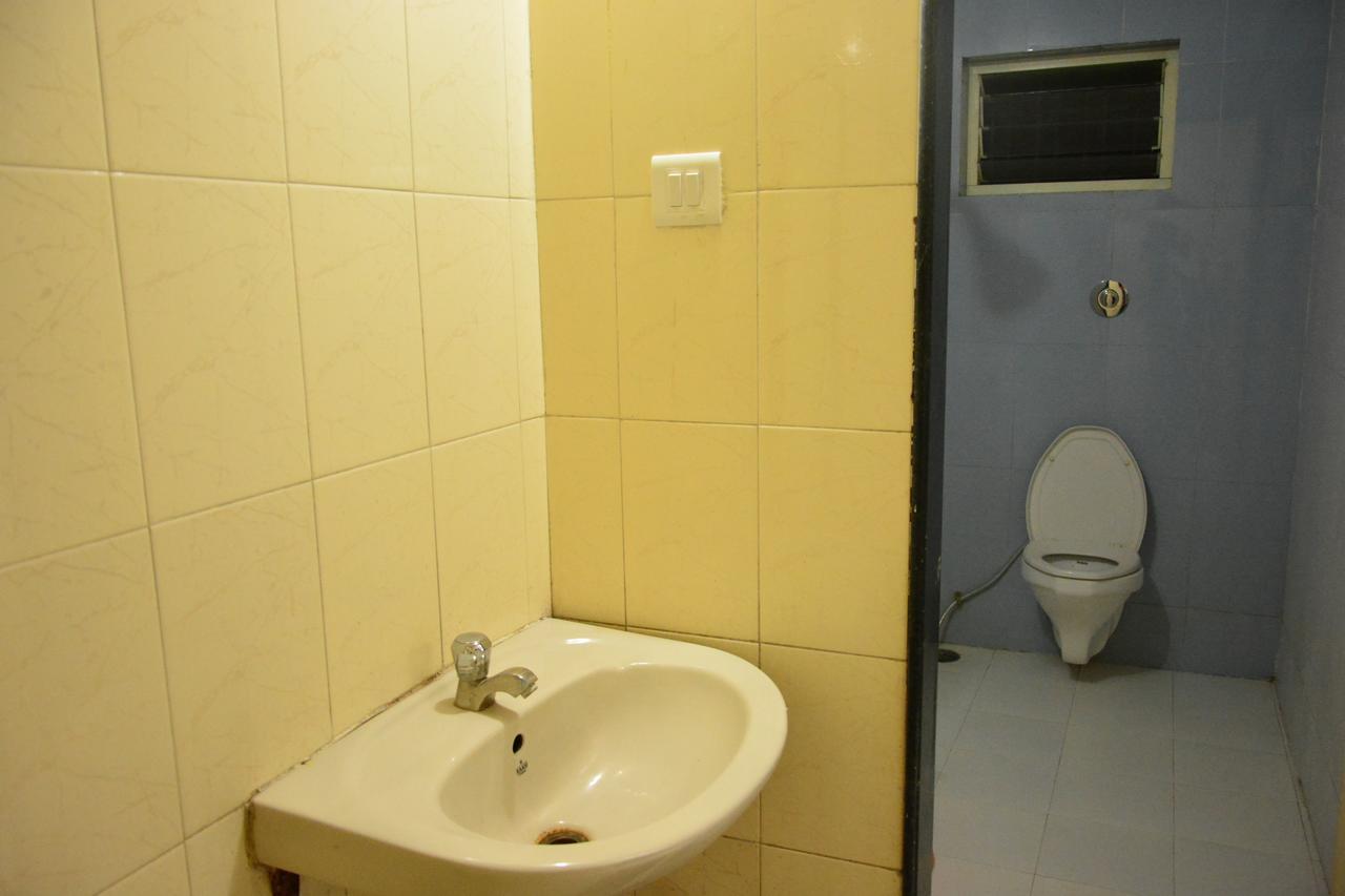 Hotel Madhava Shirdi Exterior photo