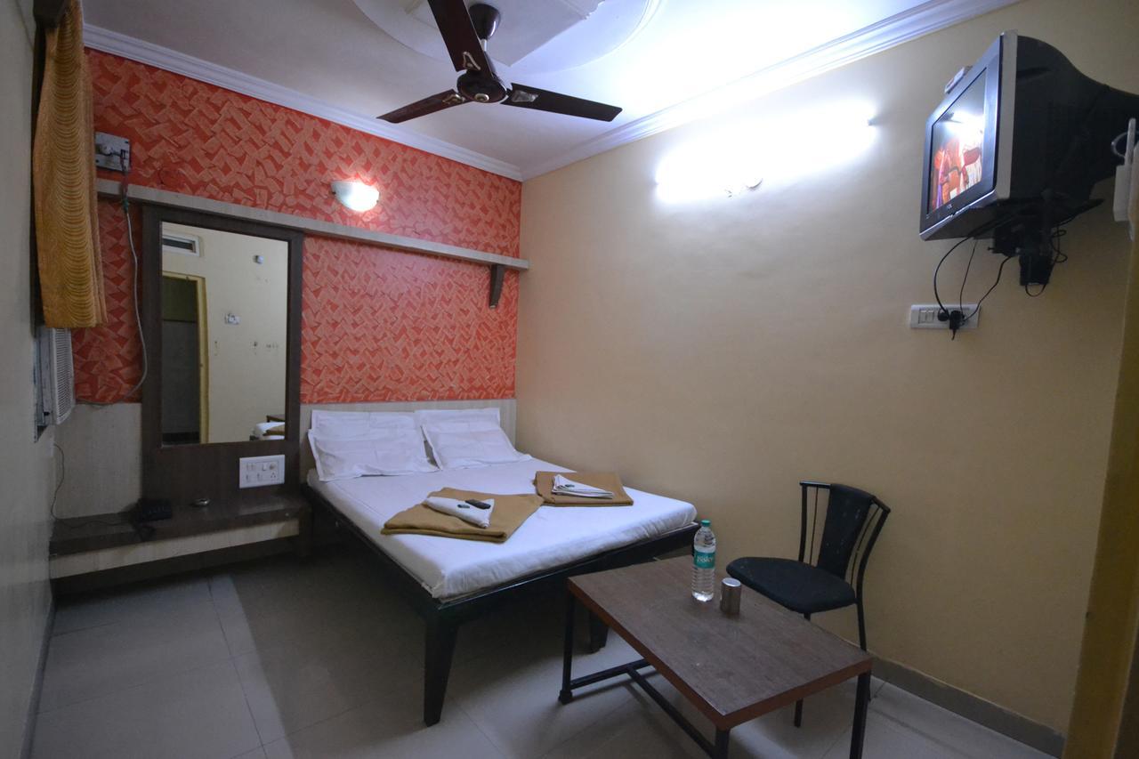 Hotel Madhava Shirdi Exterior photo