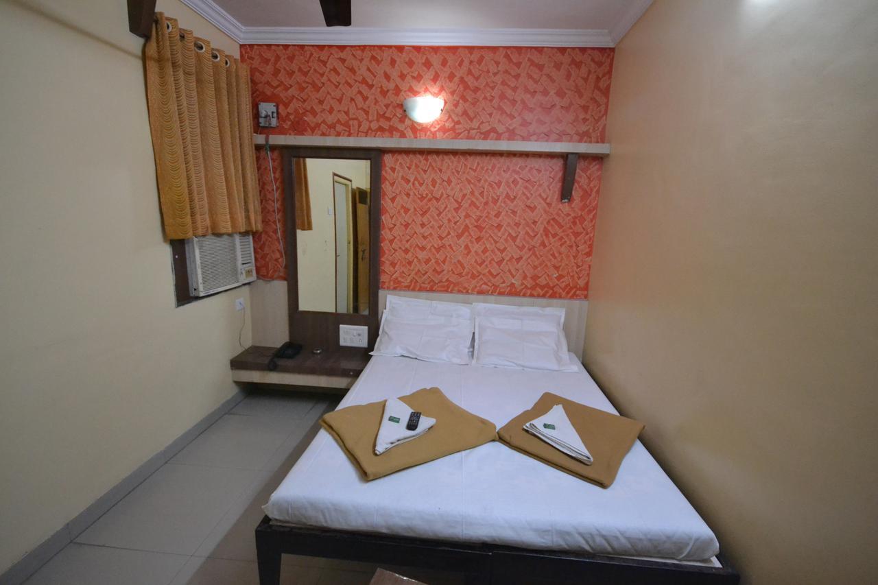 Hotel Madhava Shirdi Exterior photo