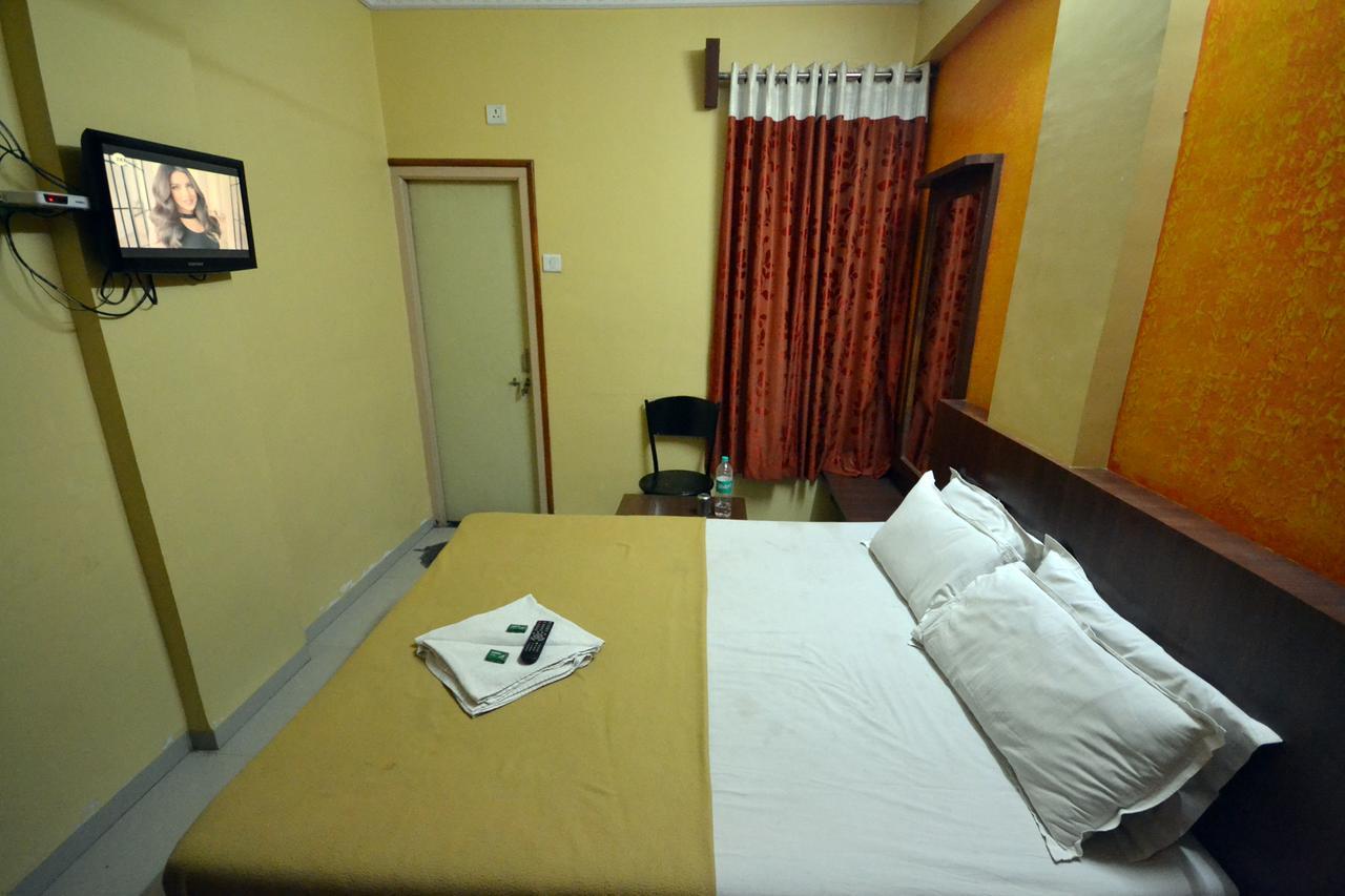 Hotel Madhava Shirdi Exterior photo