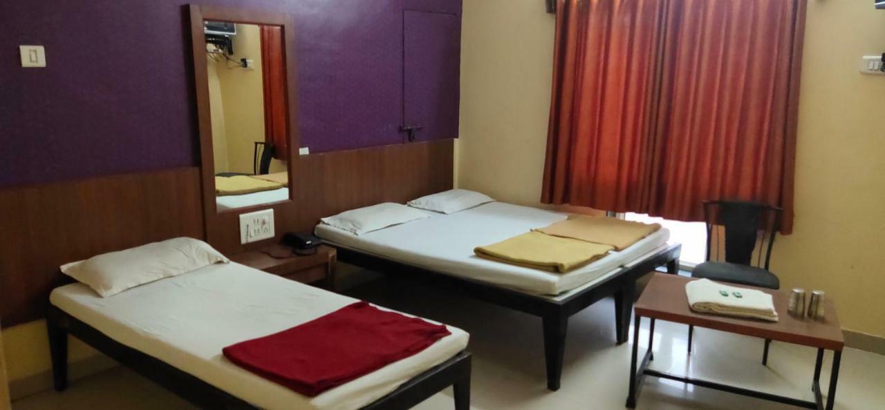 Hotel Madhava Shirdi Exterior photo