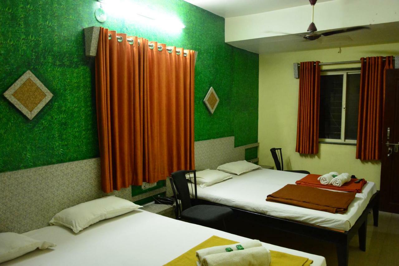 Hotel Madhava Shirdi Exterior photo